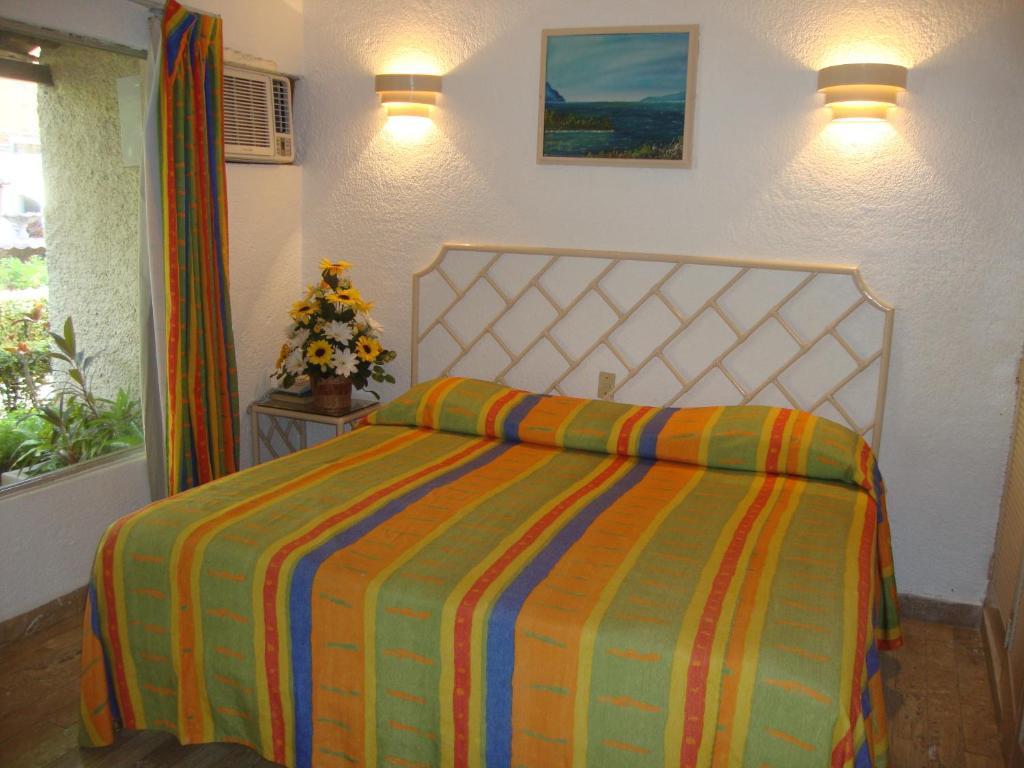 Sands Acapulco Hotel & Bungalows Екстериор снимка
